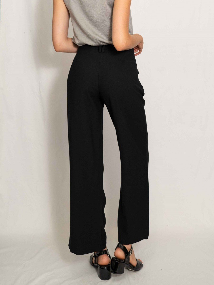 PANTALON CON PRESILLAS